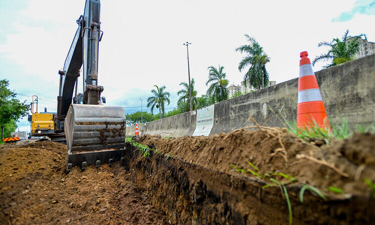 Obras de alça de saída na área do Shopping Estrada são iniciadas em Campos