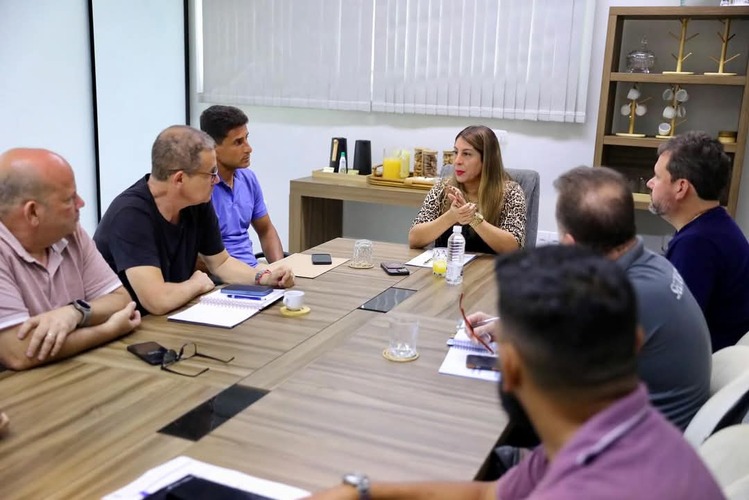 Verão 2025 em SJB: Prefeita realiza reunião de planejamento com secretários