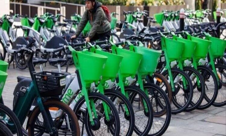 Produção de bicicletas convencionais cai, mas a das elétricas aumenta