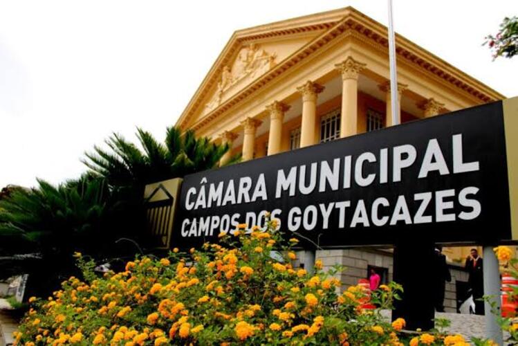 Vereadores de Campos passam a ganhar auxílio-alimentação mensal de 250 Ufir
