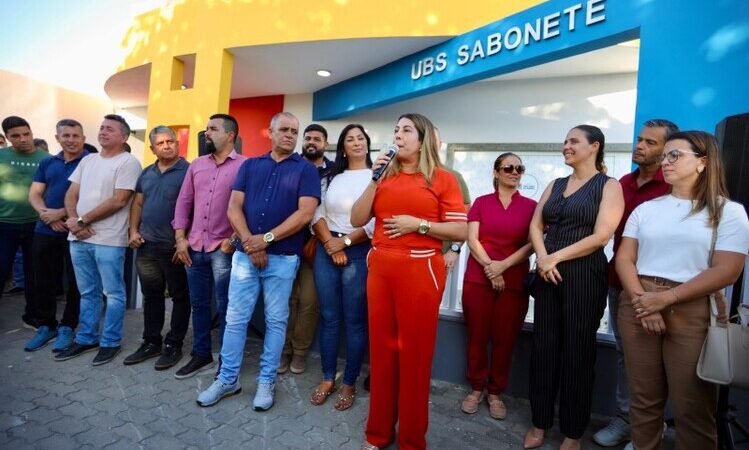Carla Caputi reinaugura em SJB, UBS de Sabonete
