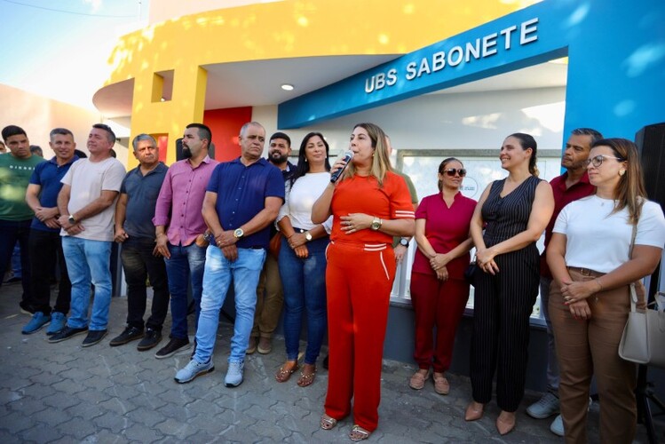Carla Caputi reinaugura em SJB, UBS de Sabonete