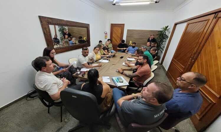 Reunião discute logística dos desfiles das escolas de samba no carnaval de SJB