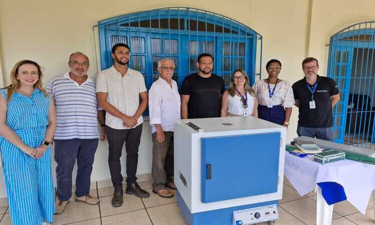 Ceramistas recebem da Firjan equipamentos para padronizar produção no NF