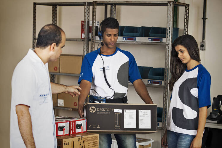 Firjan Senai com quase 100 vagas de emprego para instrutores em várias áreas