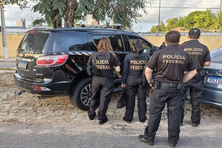 Anunciado concurso com 2 mil vagas para a Polícia Federal