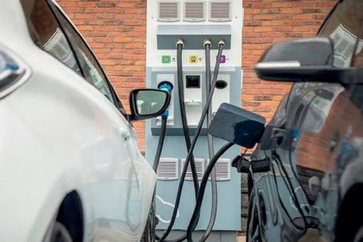 Macaé e Campos entre as cidades do Rio com maior número de estações para recarga de carros elétricos