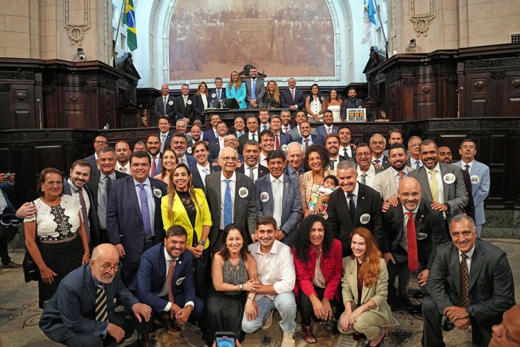 Bacellar reeleito por unanimidade presidente da Alerj