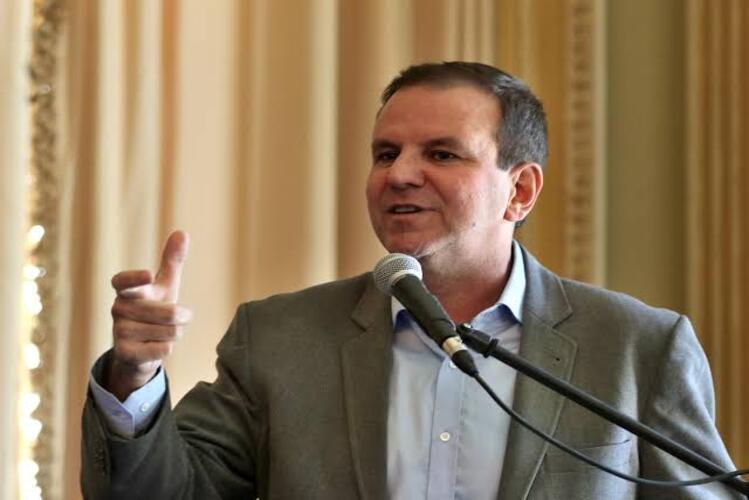 Eduardo Paes lidera disputa para governador do estado do RJ