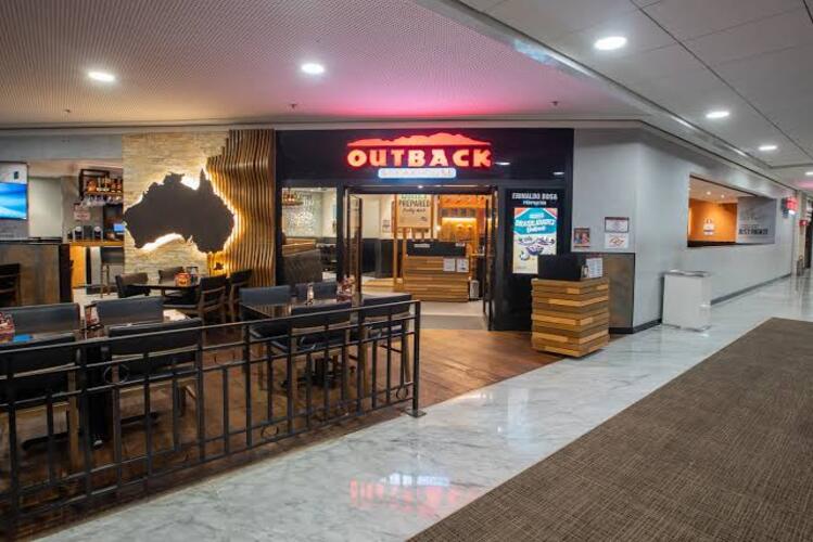 Outback oferece 90 vagas de emprego em Campos