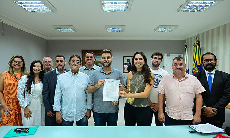 Campos assina TAC e vai convocar 365 de aprovados no concurso 2008 do PSF