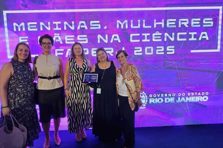 Pesquisadora da Uenf recebe prêmio Mulheres na Ciência