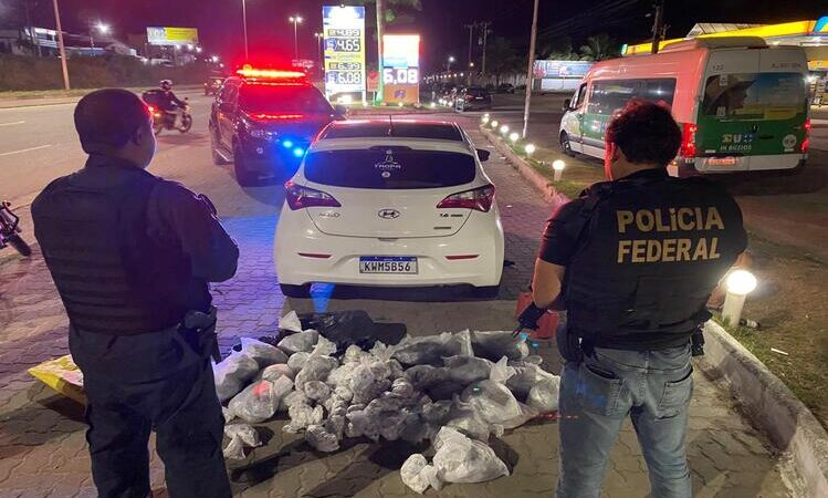 PF prende mulher com cerca de 36kg de drogas na Região dos Lagos