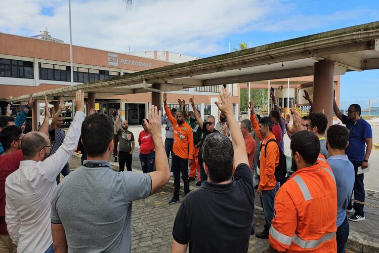 Petroleiros anunciam greve de advertência para a próxima quarta