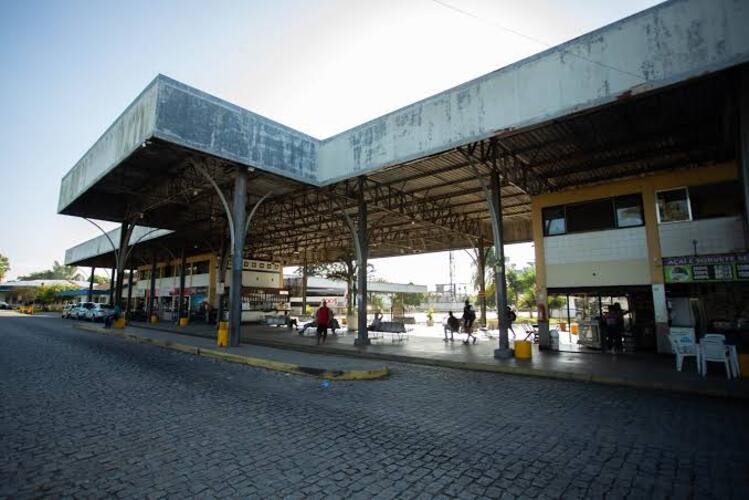 Sem prazo: Wladimir anuncia projeto de reforma do Shopping Estrada, em Campos