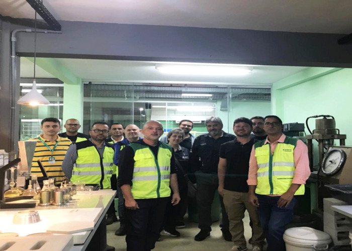 ANTT e Arteris visitam projeto do IFF que transforma resíduo de asfalto em concreto