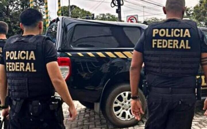 PF prende dois foragidos em Campos por homicídio e tráfico de drogas