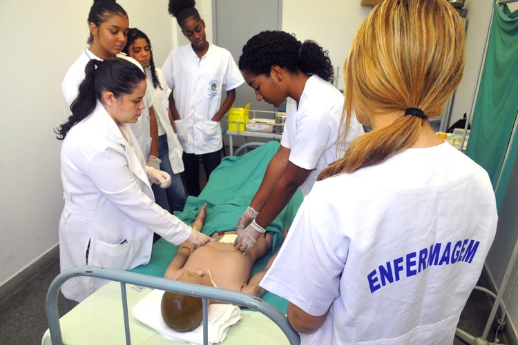 Faetec abre mais de 4 mil vagas para cursos técnicos, especializações e graduação