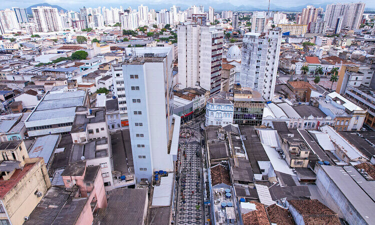Prefeitura fiscaliza imóveis para atualizar cadastro e regularização tributária, em Campos
