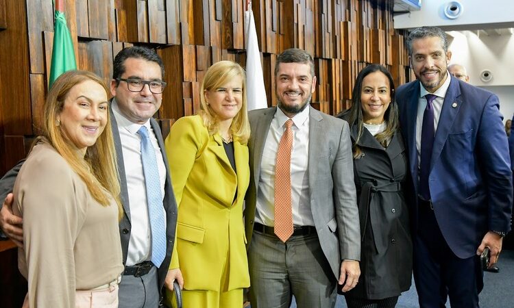 Advogados dispensados de pagar antecipado taxa judiciária em cobranças de honorários