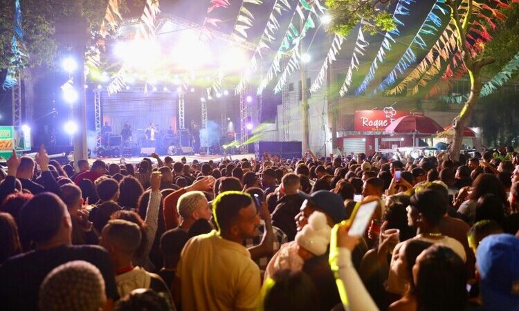 Aniversário de 175 anos de SJB terá bolo, show e esporte