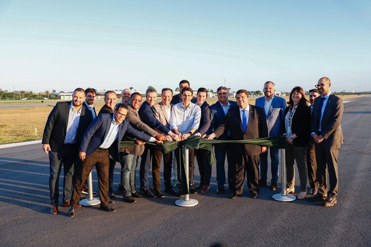 Nova pista do aeroporto de Macaé é inaugurada com investimentos de R$ 220 milhões