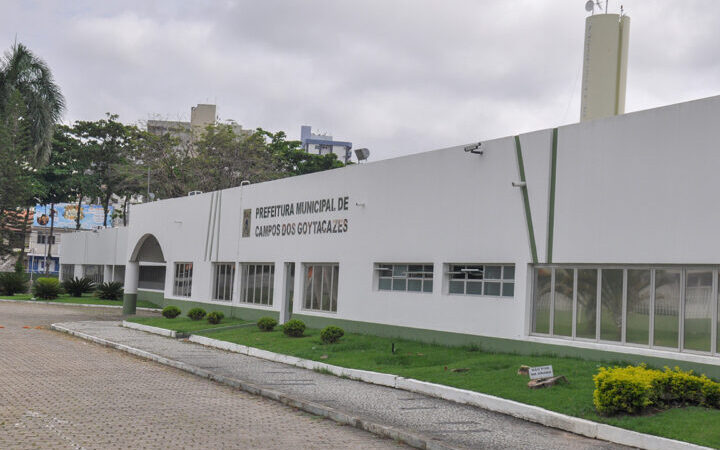 Servidores de Campos recebem pagamento de junho e primeira parcela do 13º nesta segunda