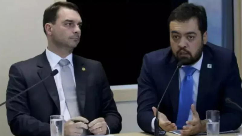 Cláudio Castro reconquista apoio da família Bolsonaro após reunião com Flávio