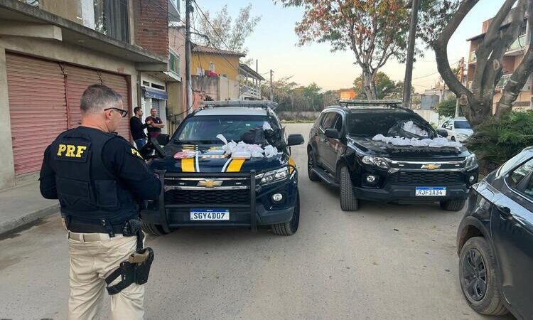 PF e PRF apreendem cerca de 18kg de cocaína e maconha em Rio das Ostras