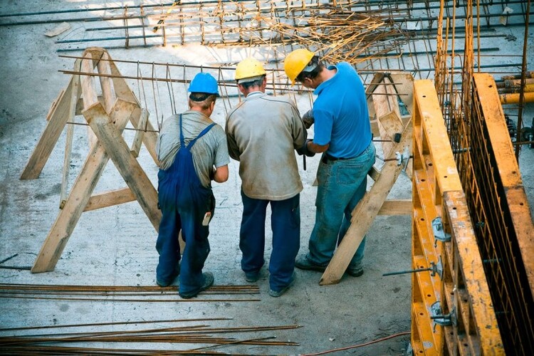 Prefeitura de SJB e Sendi Engenharia firmam parceria para contratação de mão de obra local