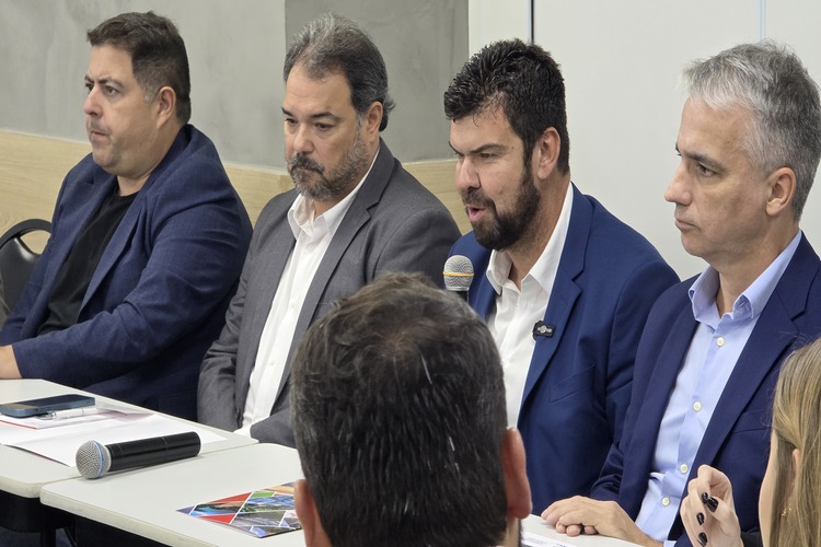 Welberth Rezende se reúne com a Azul Linhas Aéreas e defende volta dos vôos para Macaé
