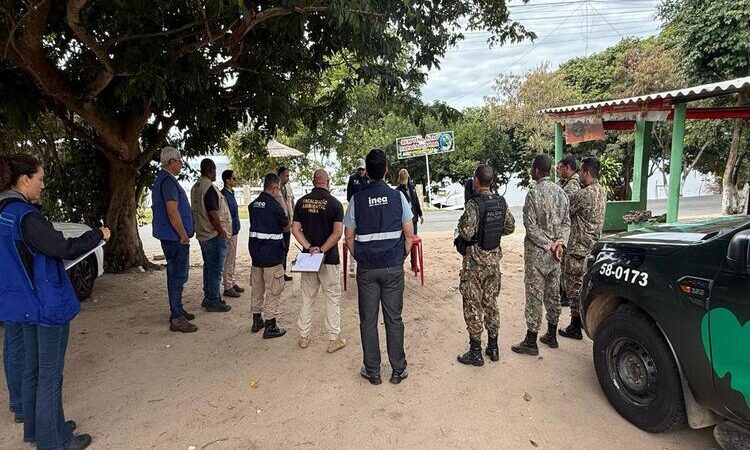Operação coibi ocupações irregulares na Lagoa de Cima, em Campos