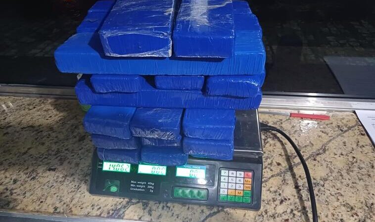 PF e PRF prendem homem com 15kg de maconha em Casimiro de Abreu