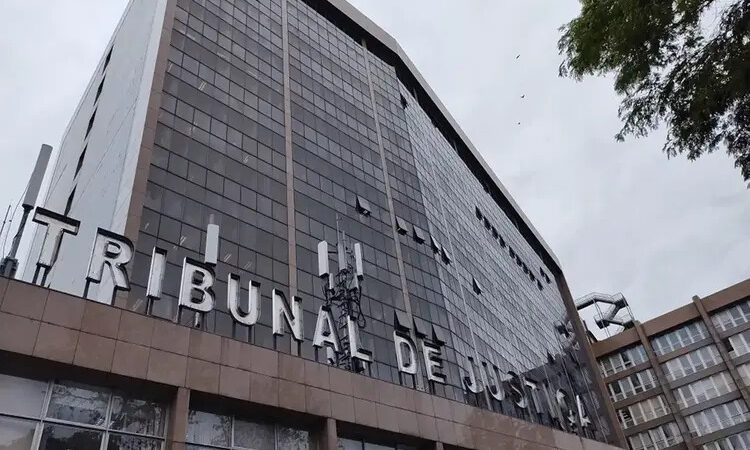 TJRJ alerta sobre golpe do falso advogado
