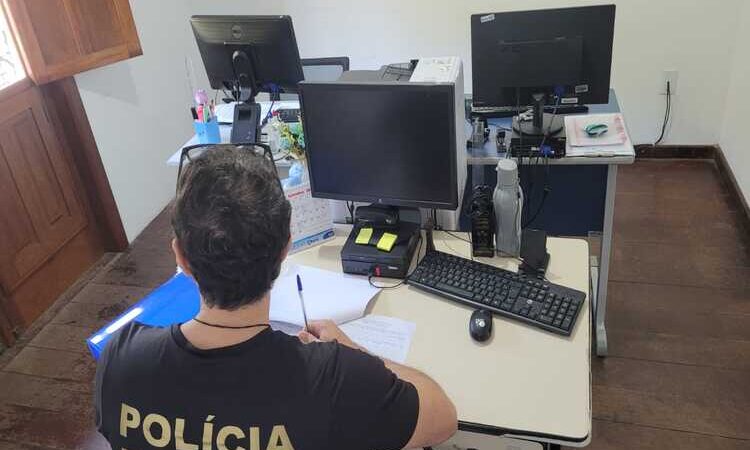 PF deflagra a Operação Antracito em sete cidades do estado do Rio de Janeiro