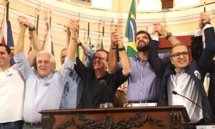 Prefeito de Macaé declara apoio a Eduardo Paes na disputa pelo governo do estado do Rio