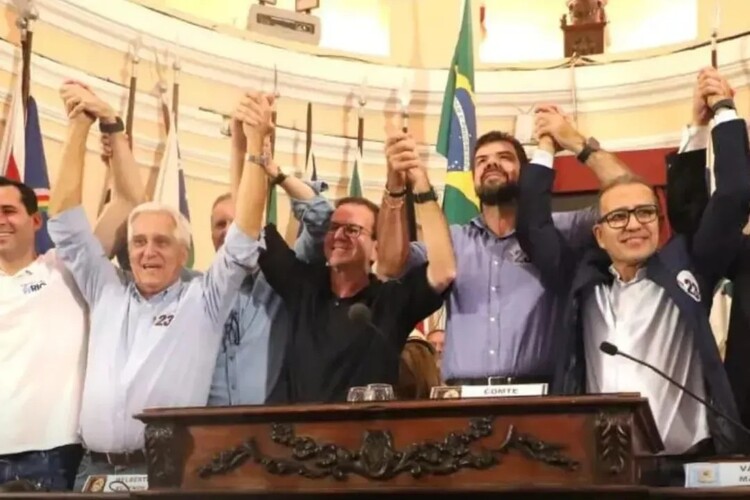 Prefeito de Macaé declara apoio a Eduardo Paes na disputa pelo governo do estado do Rio