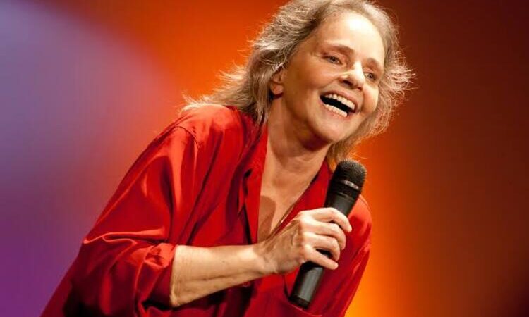 Angela Ro Ro morre aos 75 anos no Rio
