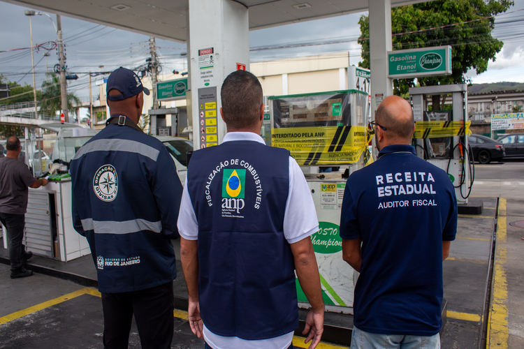 Estado do Rio intensifica ações contra fraudes no setor de combustíveis