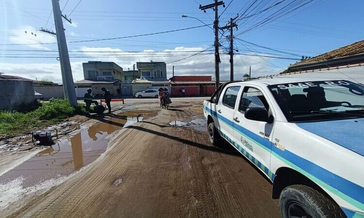 Mau exemplo em Rio das Ostras: Rio+Saneamento é flagrada despejando esgoto em vias públicas