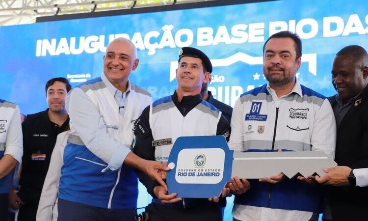 Cláudio Castro entrega base do Segurança Presente em Rio das Ostras