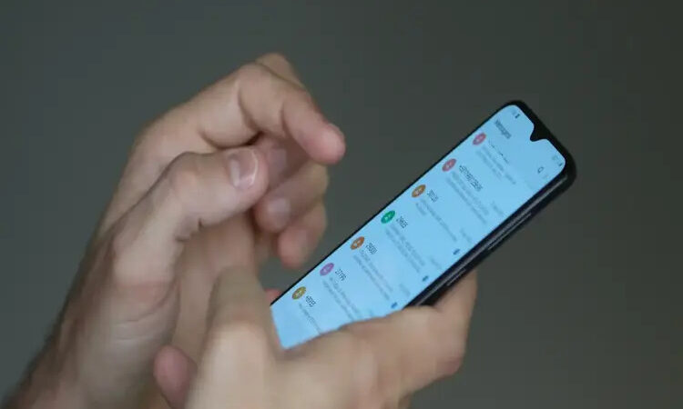 Operação Rastreio apreende 10 mil celulares e prende 690 pessoas