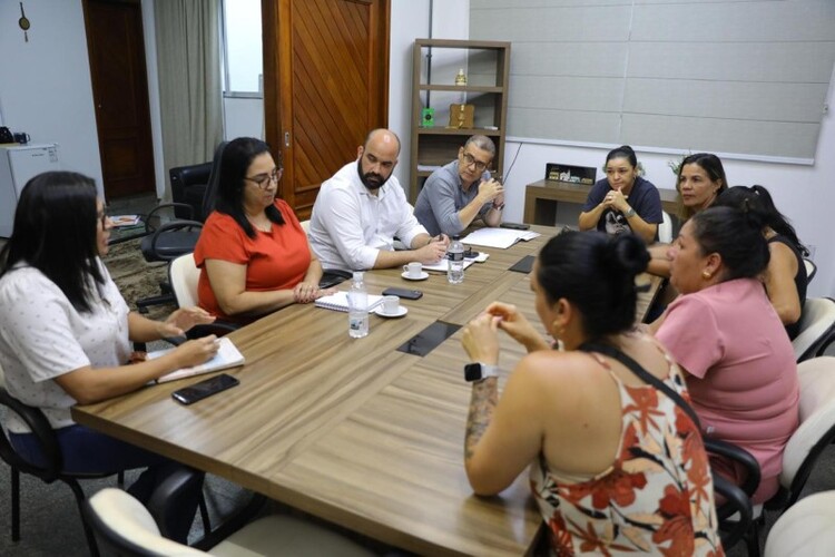 Comissão do gabinete da Prefeitura de SJB recebe de moradores do Pontal de Atafona