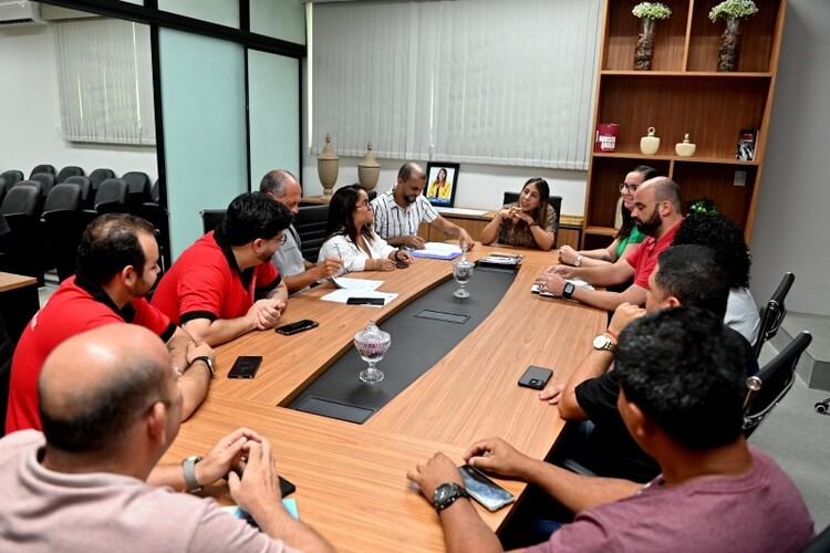 Carla Caputi antecipa 50% do repasse para agremiações carnavalescas de SJB