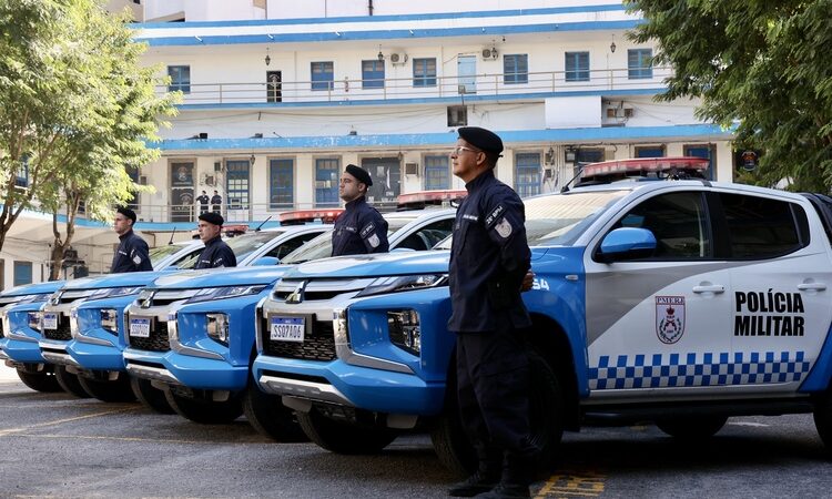 Castro reajusta em mais de 160% auxílio-alimentação da PM