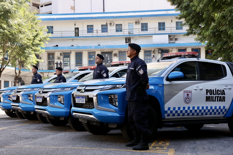 Castro reajusta em mais de 160% auxílio-alimentação da PM