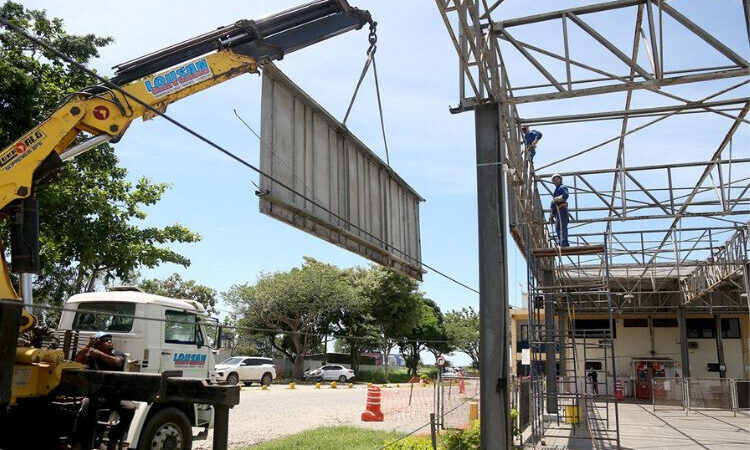 Prefeitura segue com obra de reforma da rodoviária do Shopping Estrada, em Campos