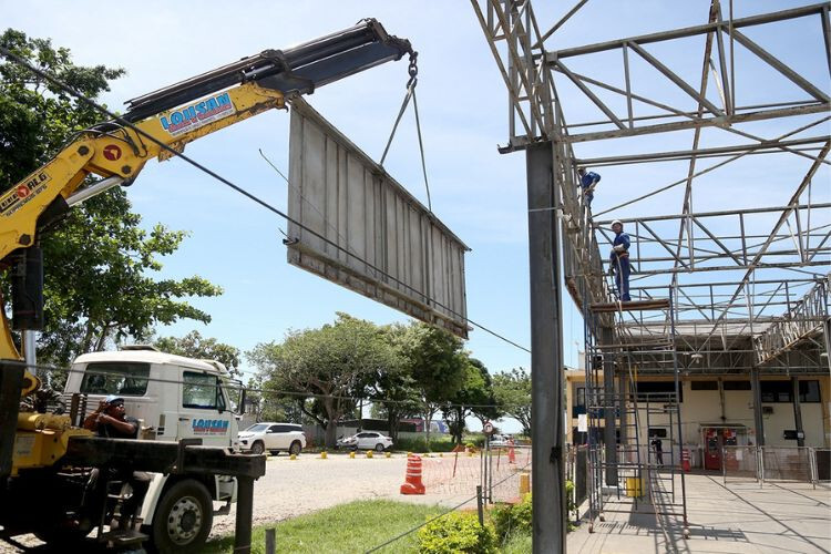 Prefeitura segue com obra de reforma da rodoviária do Shopping Estrada, em Campos