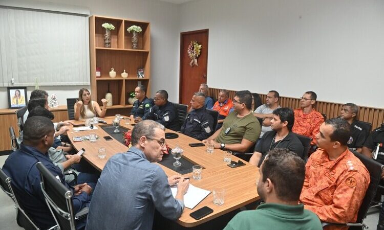 Reunião alinha segurança integrada para o Réveillon e verão em SJB