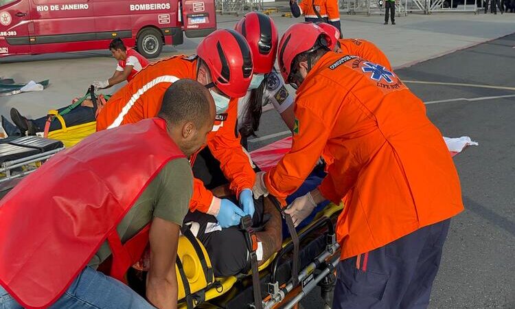 Heliporto Farol de São Tomé realiza simulado de incêndio em aeronave com múltiplas vítimas